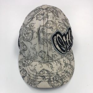 Oregon Ducks hat.